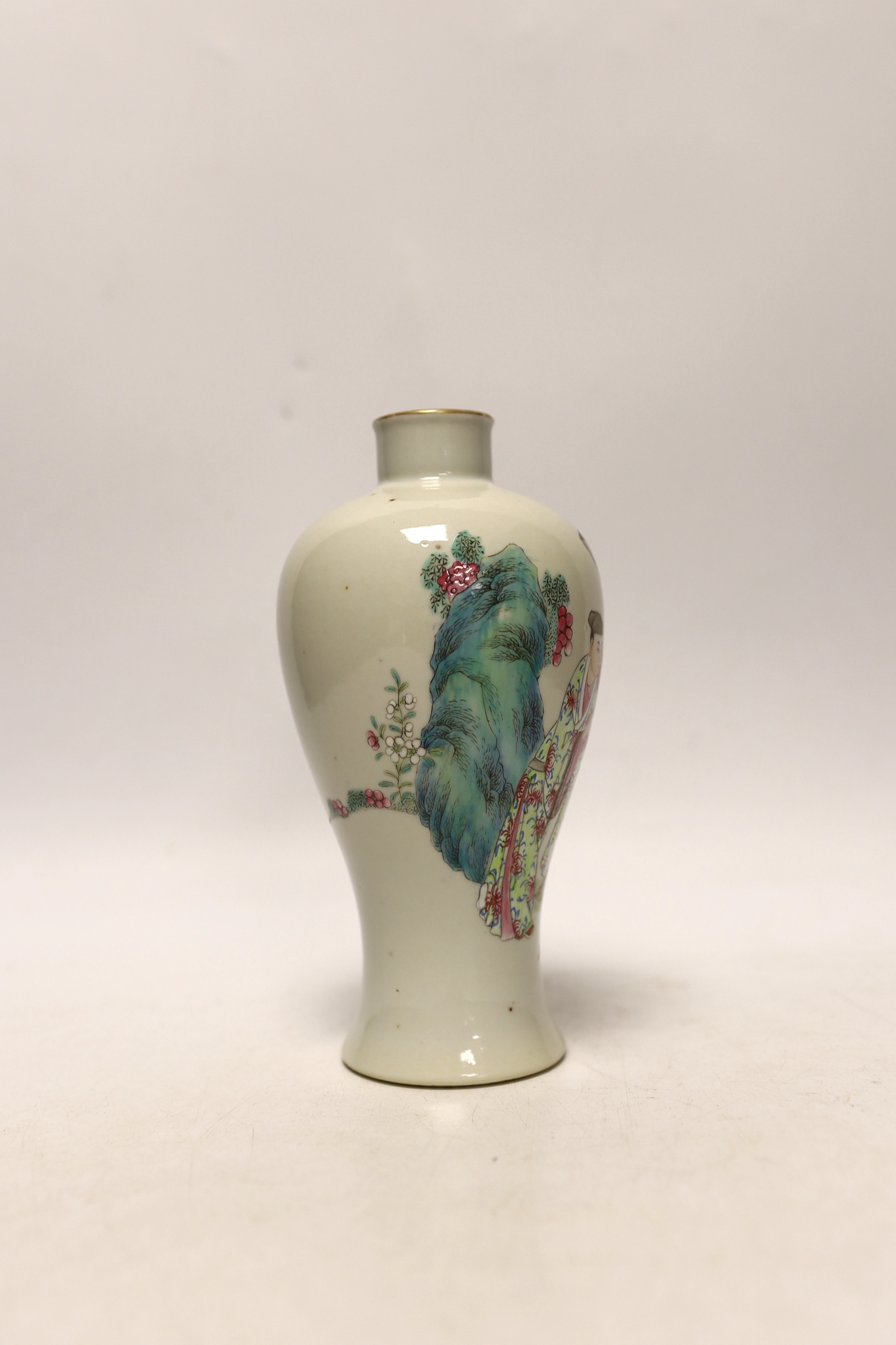 A Chinese famille rose baluster vase, 17cm